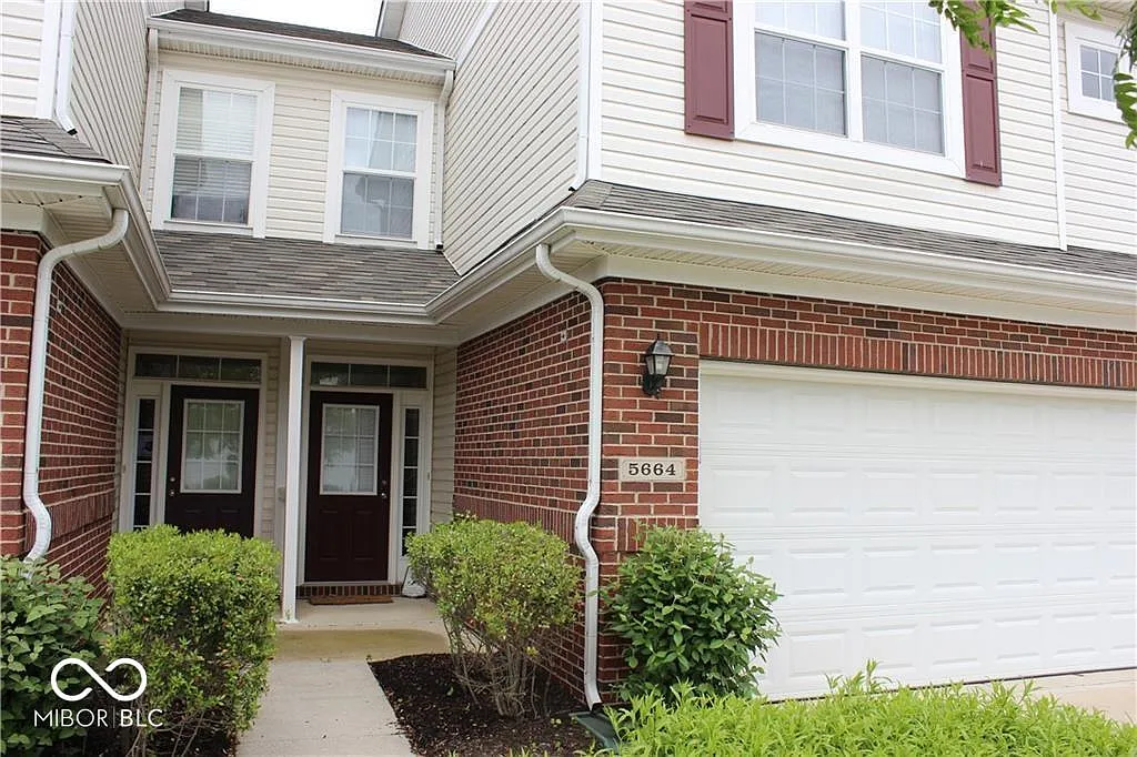 2 bed, 2.5 bath, 1479 sqft, $1,950 — Photo 2