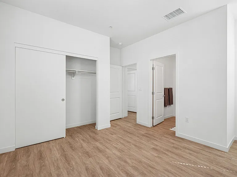 Altitude Apartments — Photo 32