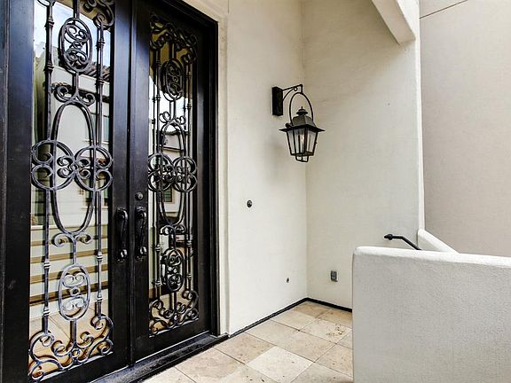 3rd image of 114 Calle Catalina Pl