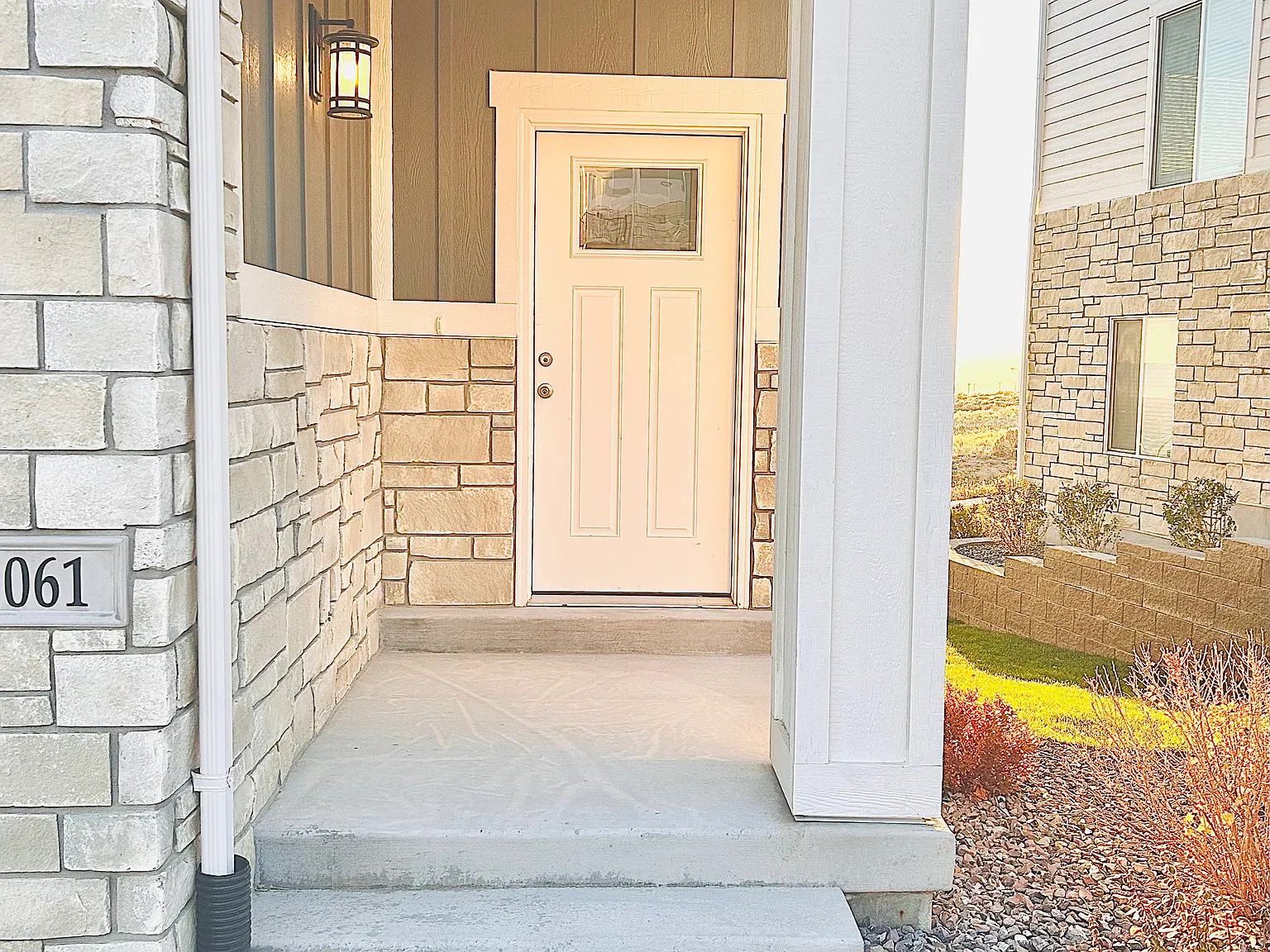 3 bed, 3.5 bath, 2283 sqft, $2,500 — Photo 2