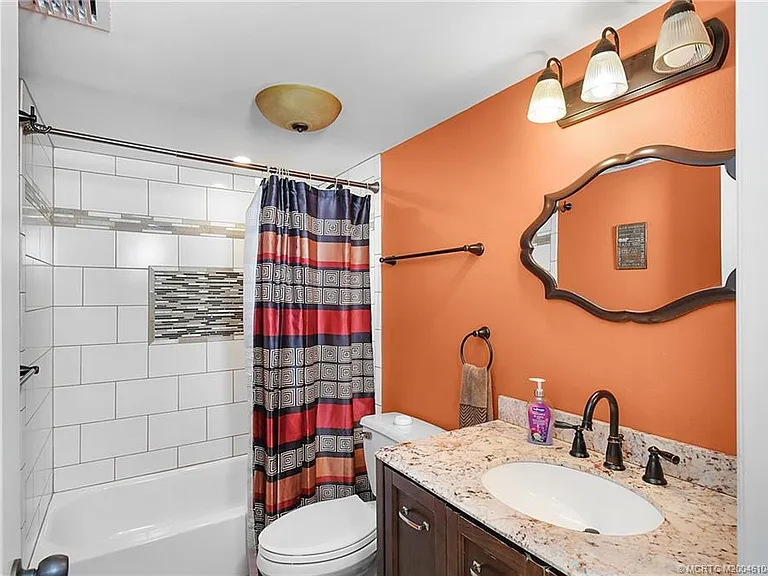 311 NE Golfview Cir — Photo 23