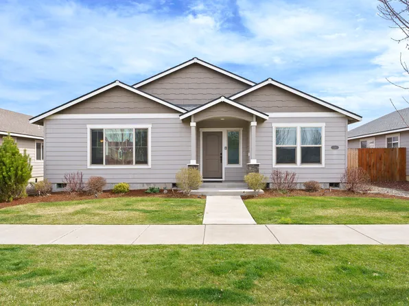 546 NW 27th St, Redmond, OR 97756