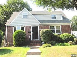 624 Lucy Ave, Teaneck, NJ 07666