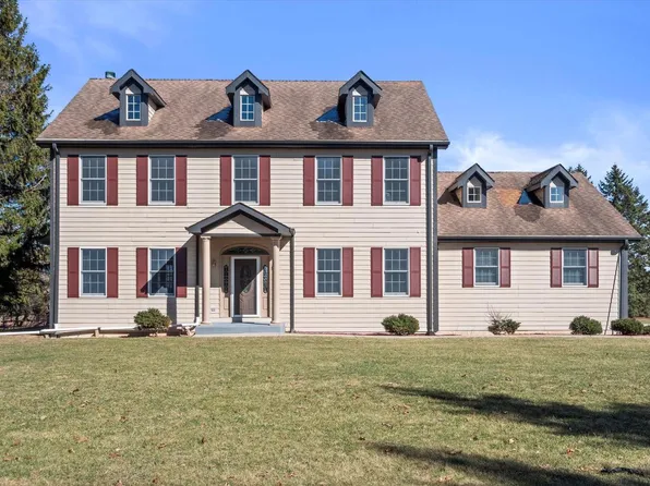 10744 North Wauwatosa ROAD, Mequon, WI 53097