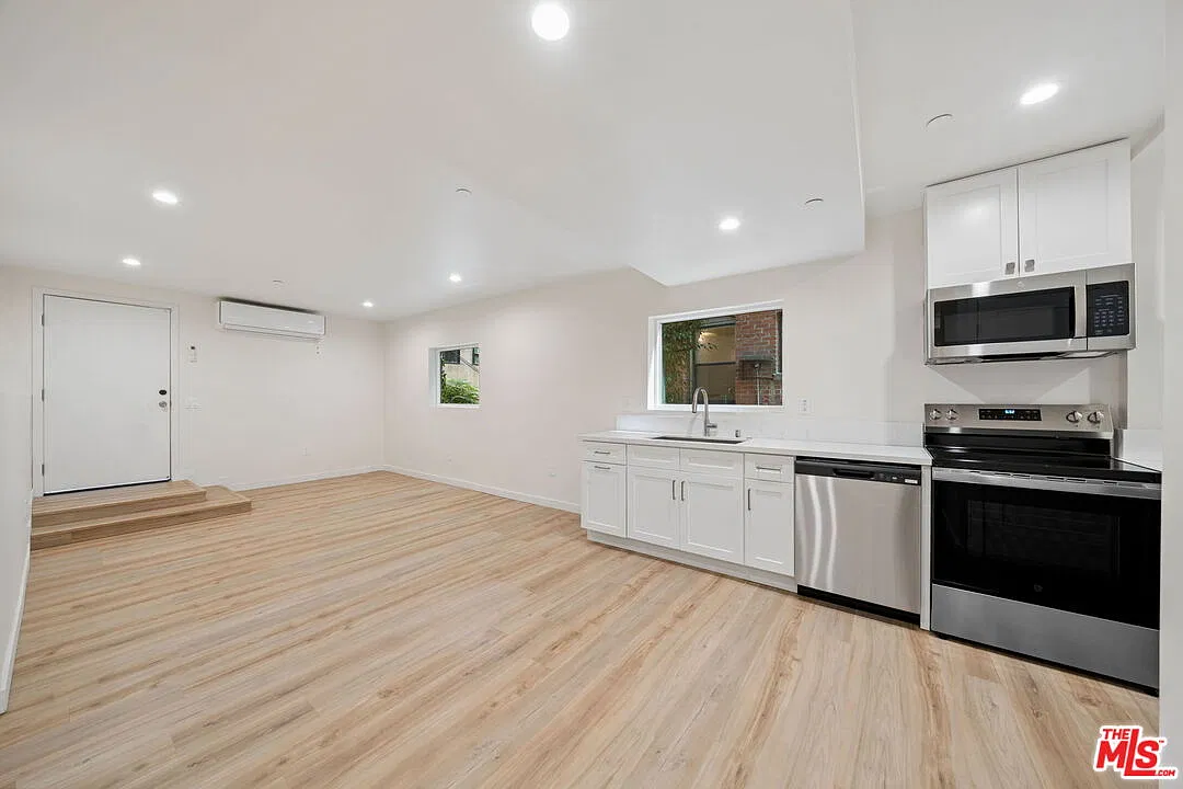 2 bed, 2.0 bath, 1109 sqft, $3,350 — Photo 1