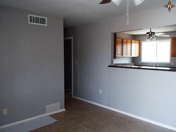 2nd image of 903 W Cannon Ave