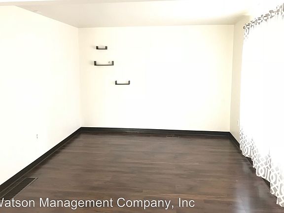 4th image of 2410 E Everett Ave