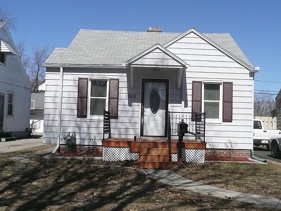 2nd image of 1568 Crestwood Rd