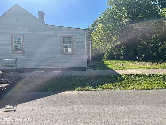 3rd image of 1725 Wilson Ave