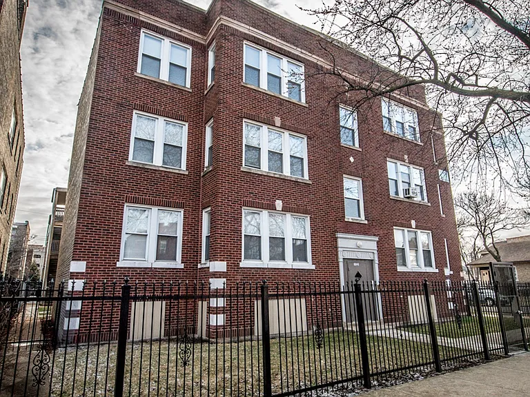 1101 N LeClaire — Photo 13