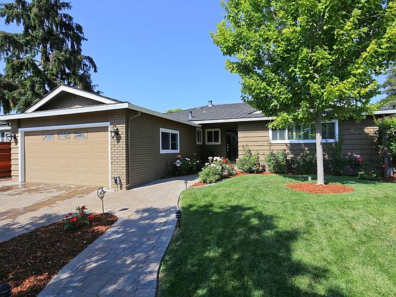 3rd image of 2628 Aragon Way