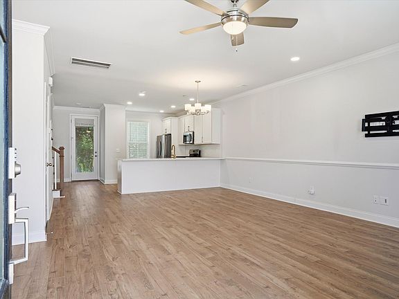 4th image of 523 Green Fern Dr