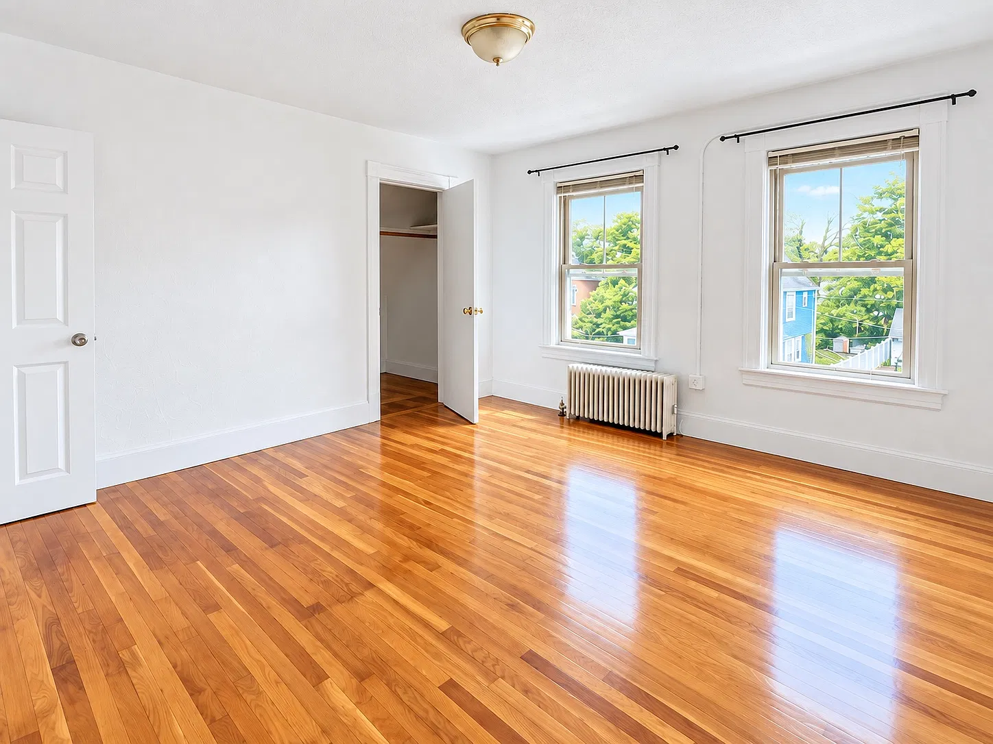 2 bed, 900 sqft, $2,200 — Photo 2