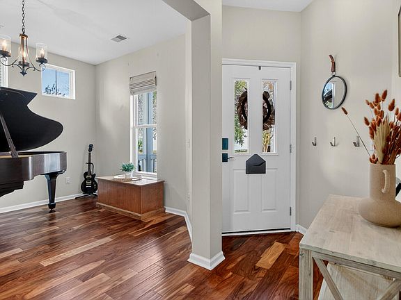 4th image of 3245 Beaconsfield Rd