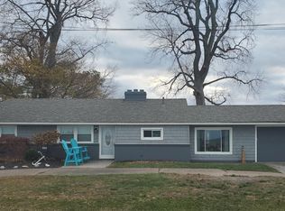 327 Cedar Point Rd, Sandusky, OH 44870