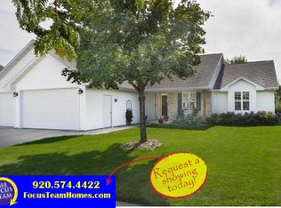 3013 E Greenleaf Dr, Appleton, WI 54913