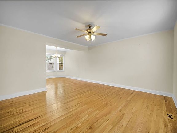4th image of 2575 Prairieview Ln N