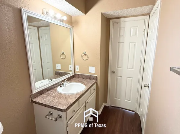 403 Appomattox Dr, Mesquite, TX 75149