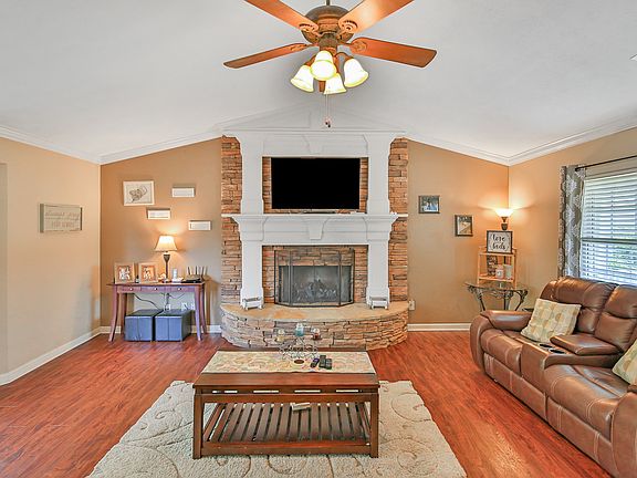3rd image of 1441 Willow Bend Dr
