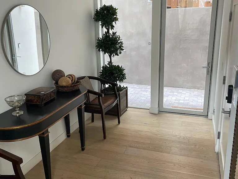 Entrance door with foyer