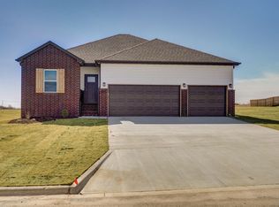 615 N Quantum Dr, Nixa, MO 65714
