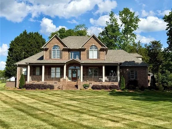 3542 Saddle Brook Dr, Trinity, NC 27370