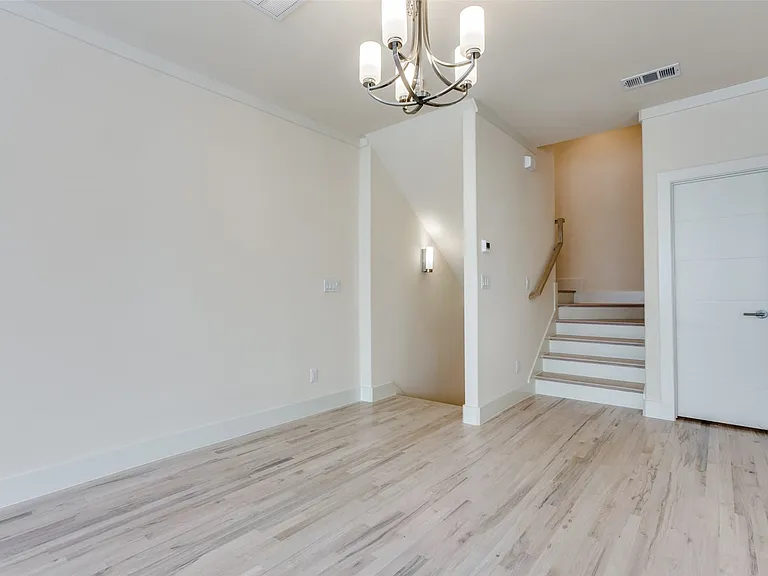 4316 Hartford St #31 — Photo 8