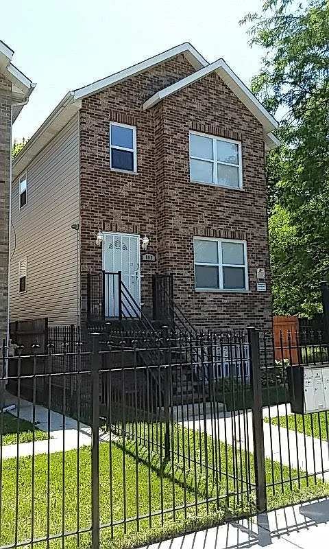 3 bed, $1,850 — Photo 1