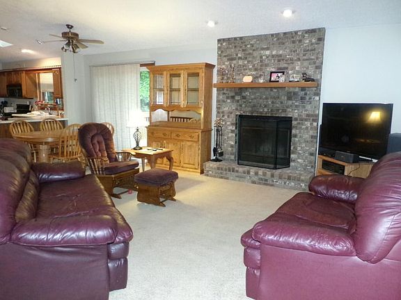 5th image of 565 Fitzgerald Pl NE