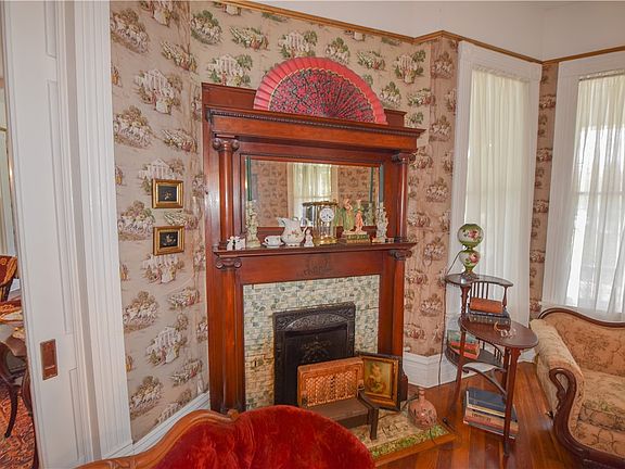 42nd image of 507 N Main St