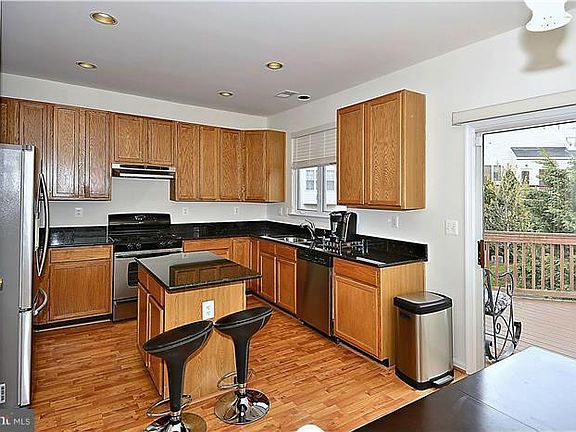2nd image of 2585 James Madison Cir