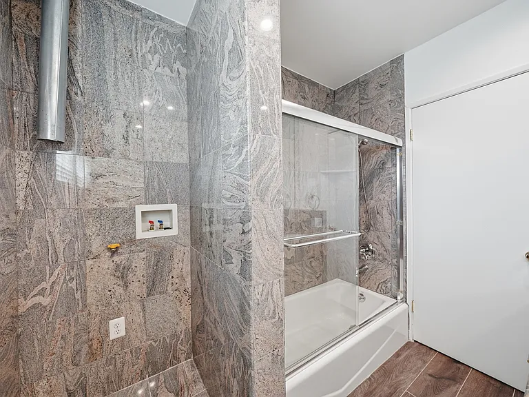 148 S Reeves Dr #8 — Photo 14