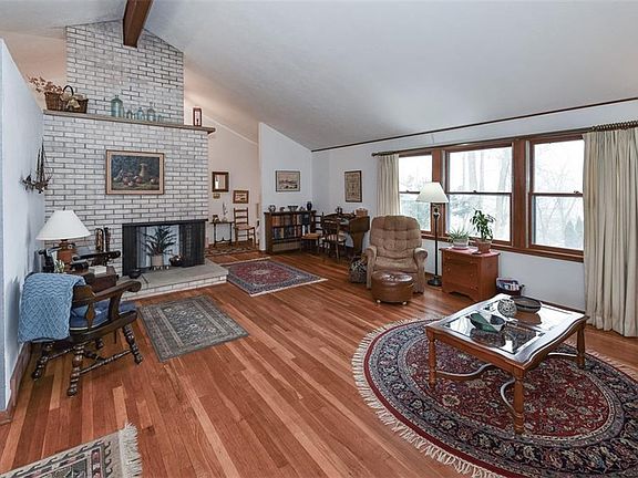 3rd image of 48 W Cottage St