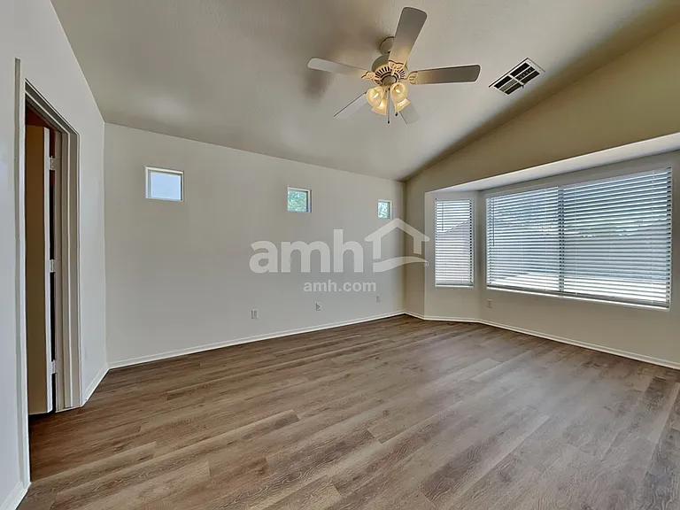 8417 W Hilton Ave — Photo 9