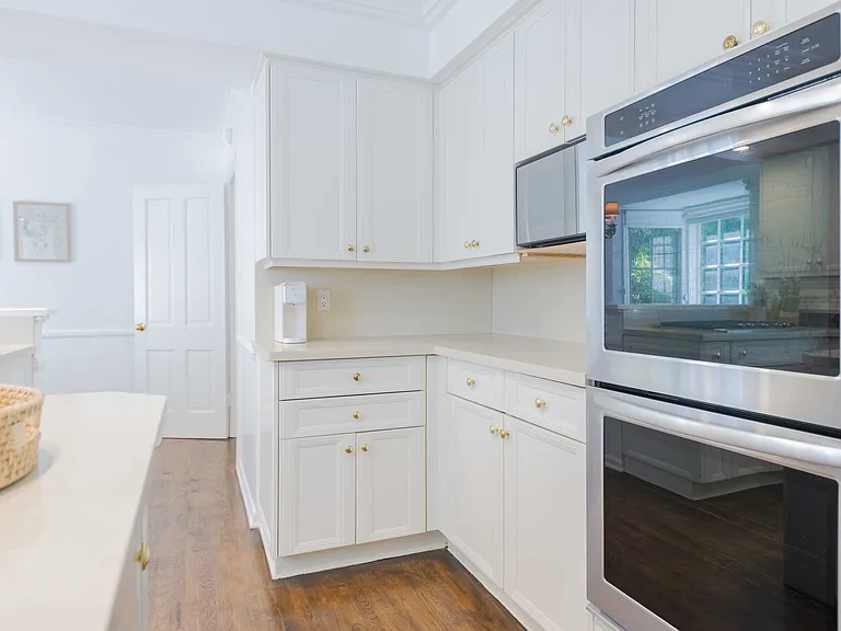 2150 S El Molino Ave — Photo 30
