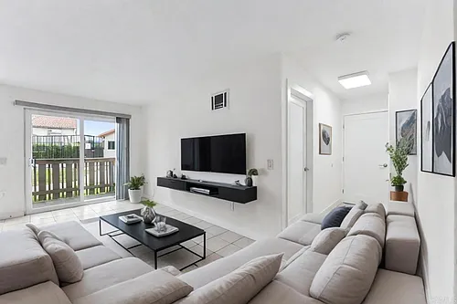 1551 Broadway #28 Photo 1