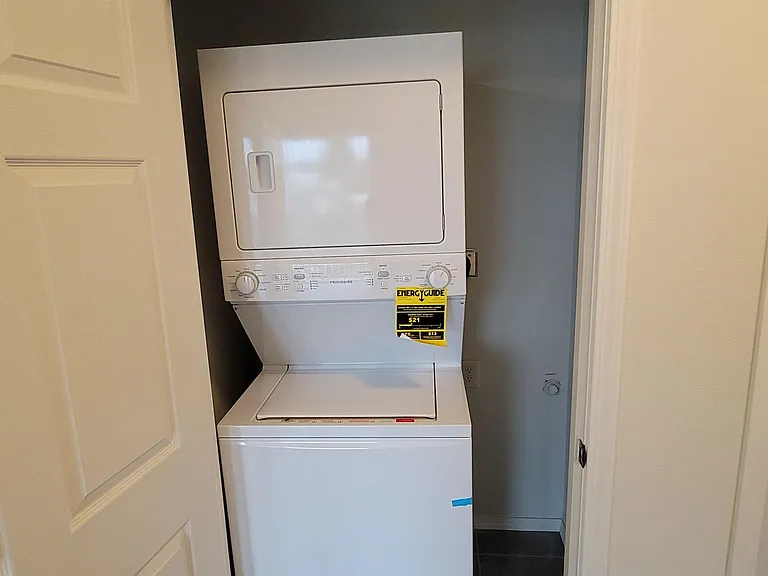 141 S Ann St #303 — Photo 8