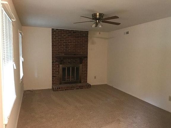 3rd image of 2904 Regents Park Ln