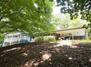 637 W Cherry Rd, Hayesville, NC 28904