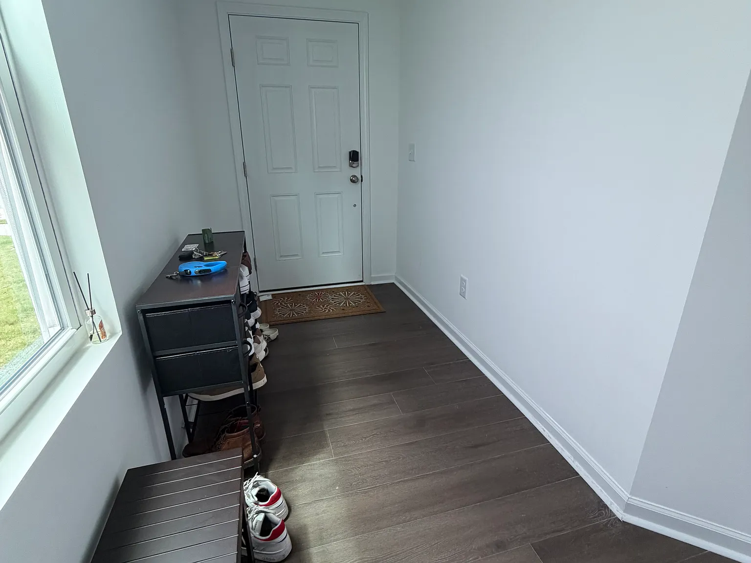 3 bed, 3.5 bath, 1920 sqft, $2,400 — Photo 3