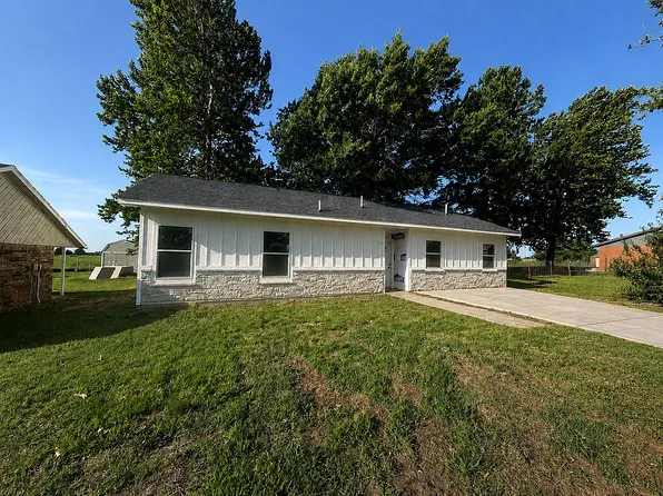 2305 7th St, Prague, OK 74864