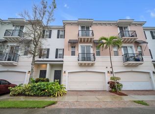 569 NW 35th Ln, Boca Raton, FL 33431
