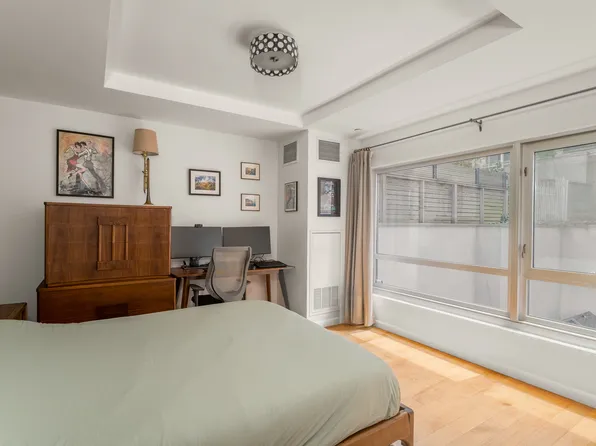 560 Carroll Street image 7 of 16