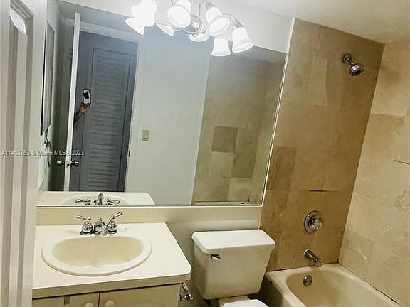 4th image of 18200 Mediterranean Blvd #822