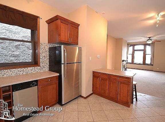 4th image of 3831 N Southport Avenue # Fl 3f3rd