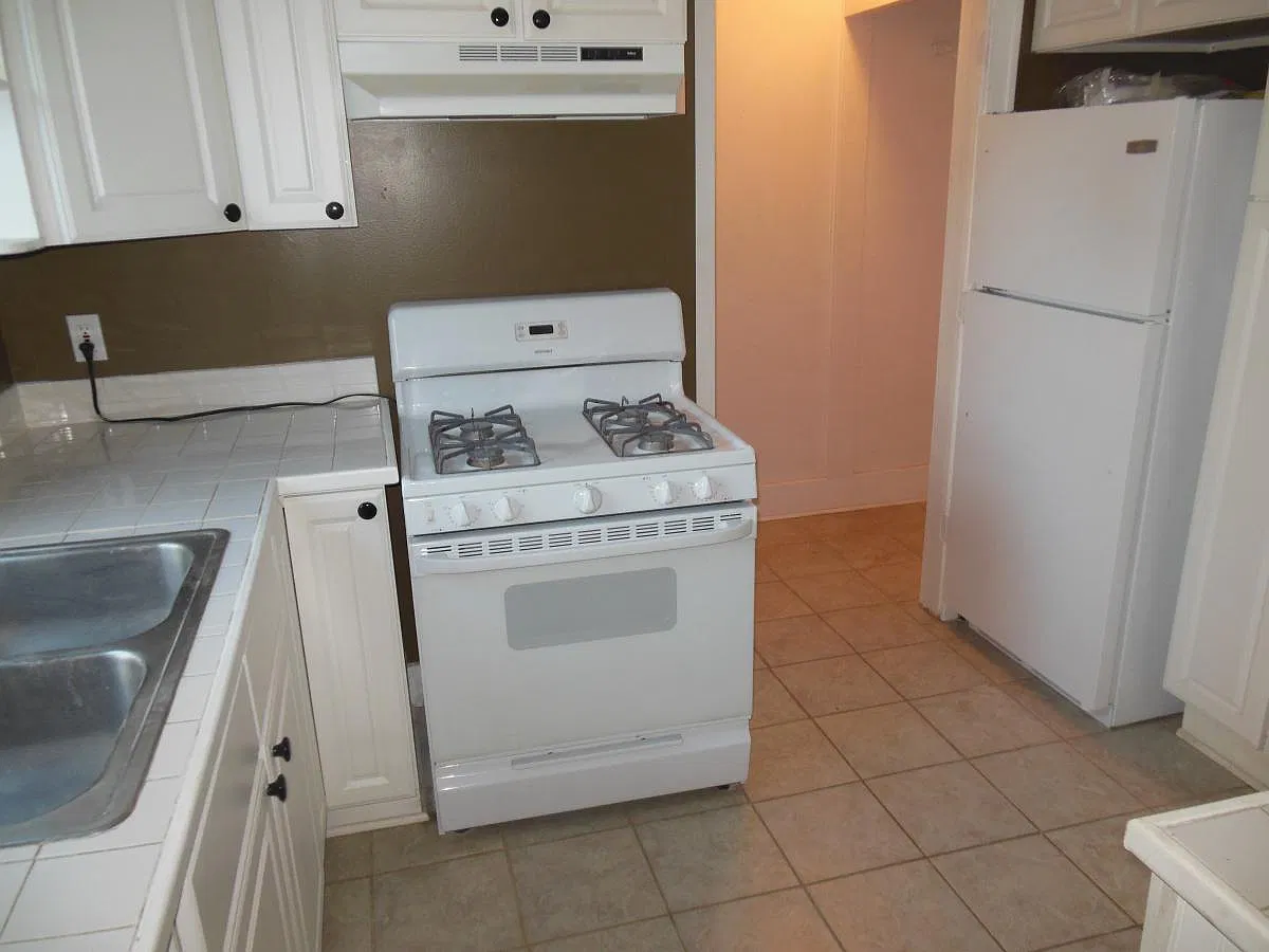 3 bed, 1.5 bath, 1576 sqft, $1,995 — Photo 4