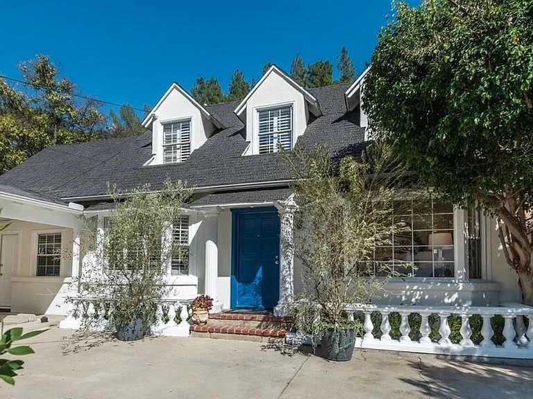 1664 Benedict Canyon Dr — Photo 1