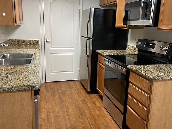 3rd image of 12039 Alta Carmel Ct Unit 142