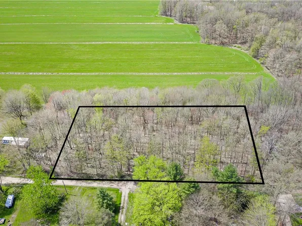 Martin Dr, Jamestown, PA 16134