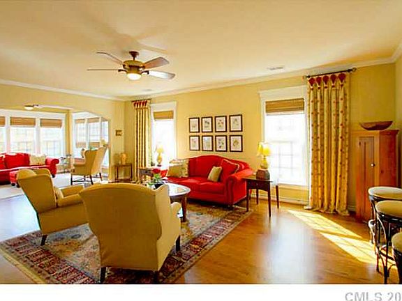 5th image of 15295 Legend Oaks Ct